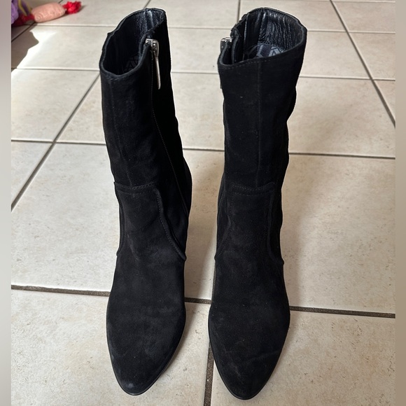 Aquatalia Women’s Renisa Boots in black suede. Size 7.5 - Picture 6 of 15